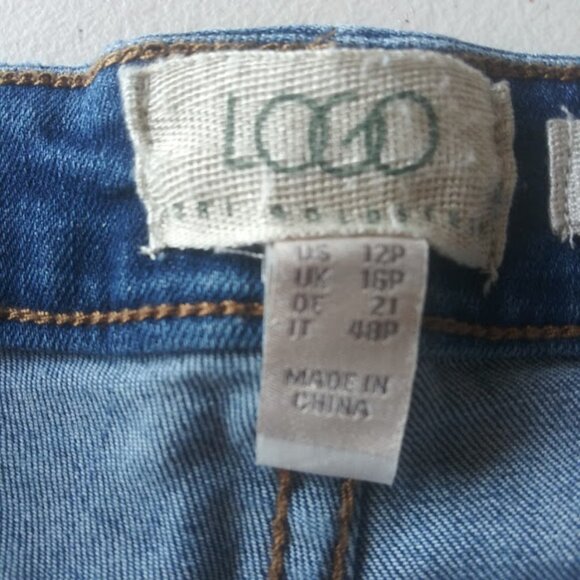 Logo by Lori Goldstein women's size 12P Taper Capri Jeans - Picture 13 of 16